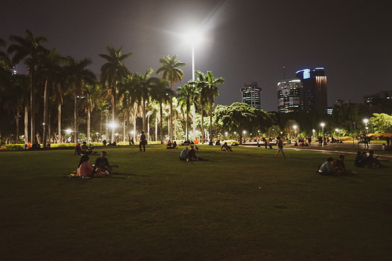 모나스 독립광장 분위기