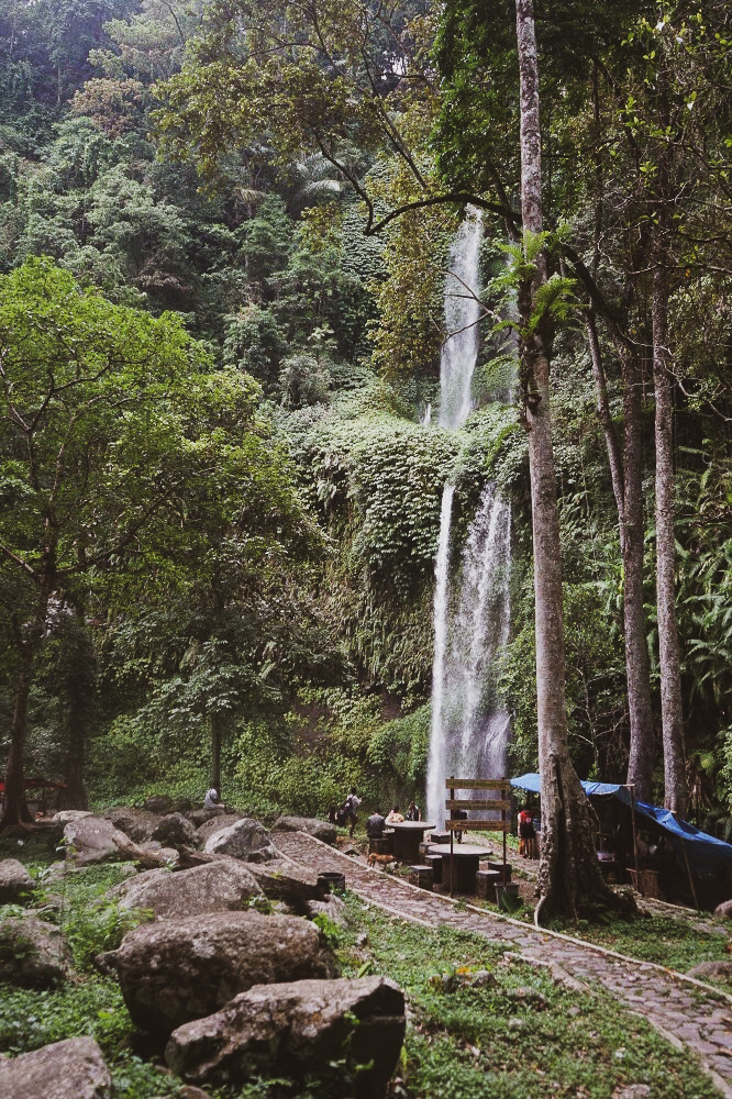 롬복 슨당 길라 폭포