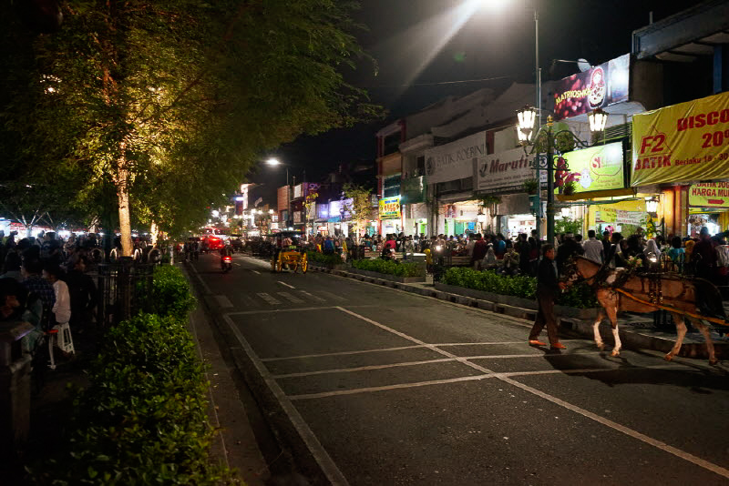 말리오보로 밤거리