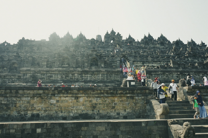 보로부두르 사원 측면