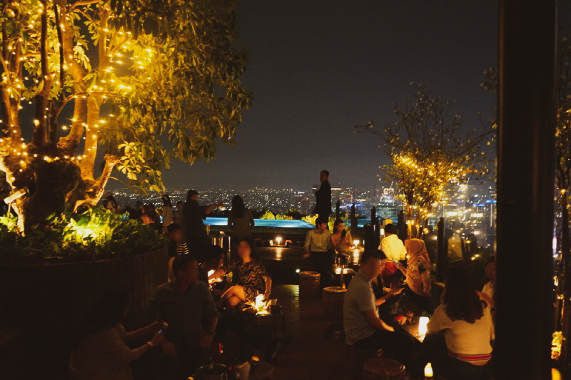 자카르타 스카이바 분위기