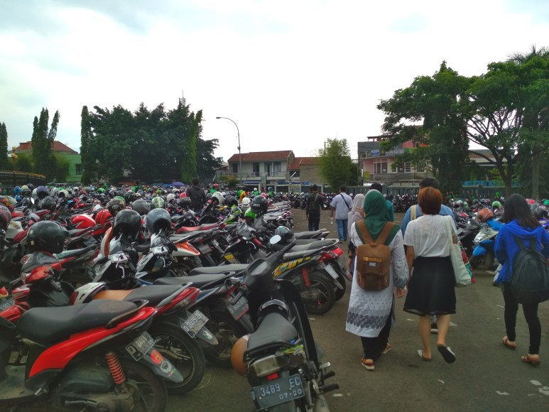 오토바이 주차장 오토바이 주차장