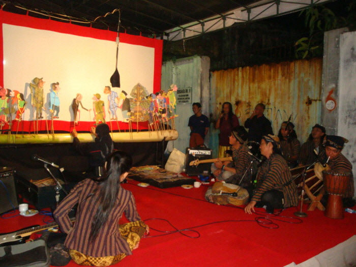 와양 인형극과 가믈란