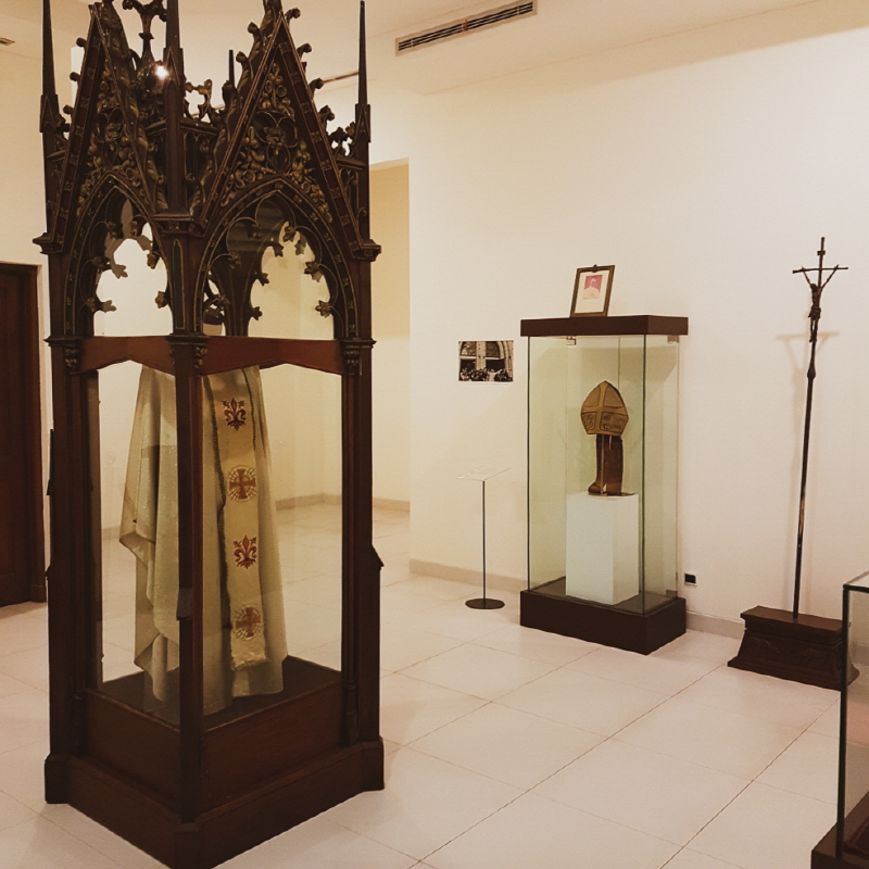 자카르타 성당 유물