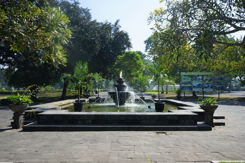 프람바난 사원 입구